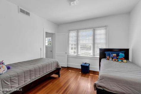 17 Lakeview Road Deal NJ 07723