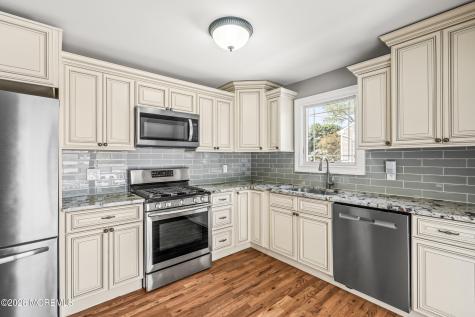 27 Branch Road Oakhurst NJ 07755