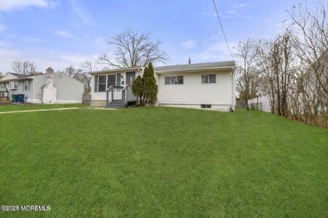 28 Brandies Road Toms River NJ 08757