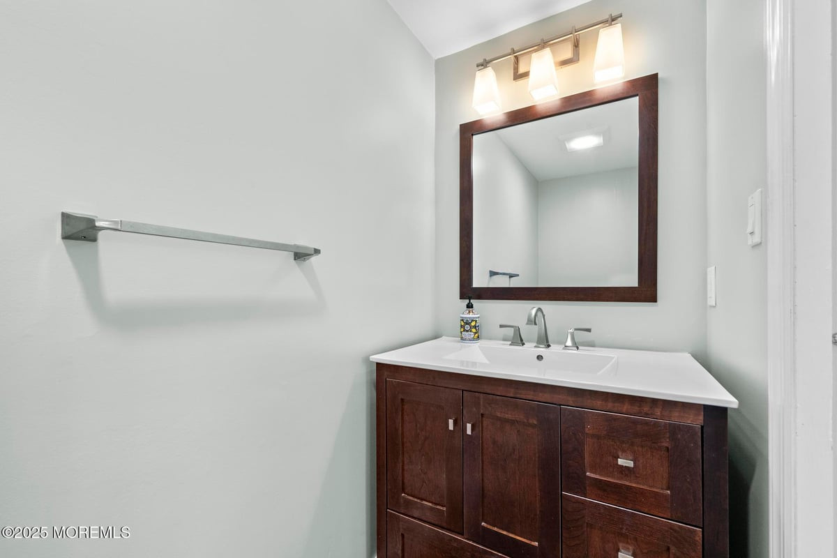 105 Park Avenue Shrewsbury Boro NJ 07702