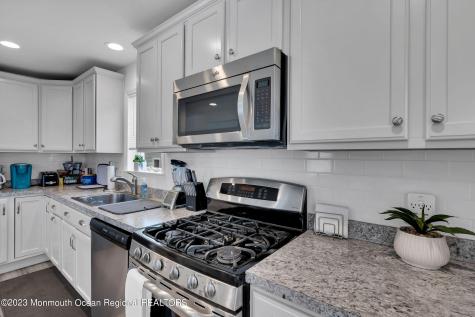 24 Virginia Avenue Lavallette NJ 08735