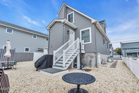 24 Virginia Avenue Lavallette NJ 08735