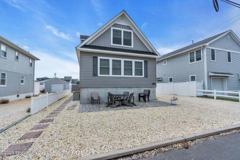 24 Virginia Avenue Lavallette NJ 08735
