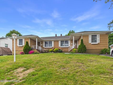15 Wigwam Path Manasquan NJ 08736