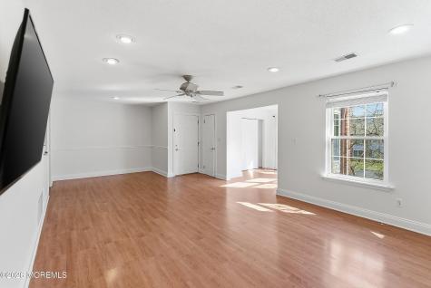 58 Frontier Way Tinton Falls NJ 07753
