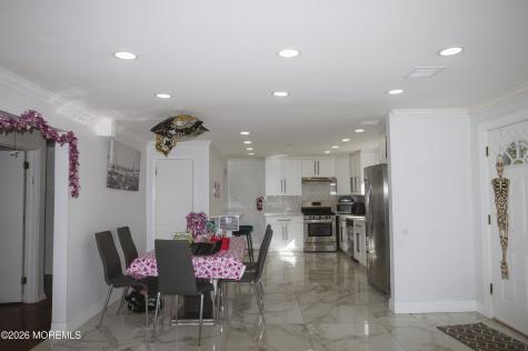 295 Roosevelt Avenue Oakhurst NJ 07755