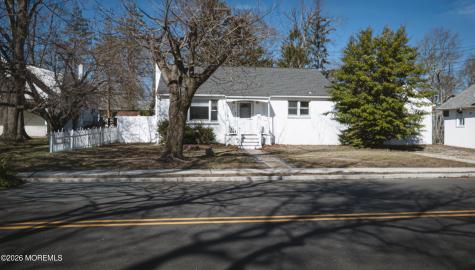 295 Roosevelt Avenue Oakhurst NJ 07755