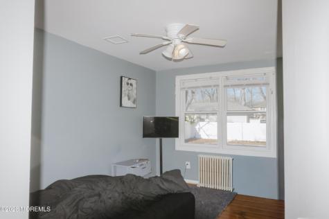 295 Roosevelt Avenue Oakhurst NJ 07755