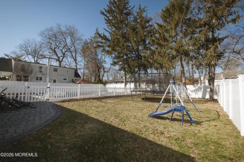 295 Roosevelt Avenue Oakhurst NJ 07755