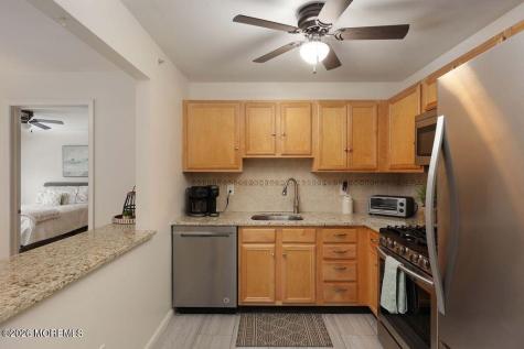 1015 Wedgewood Circle Belford NJ 07718