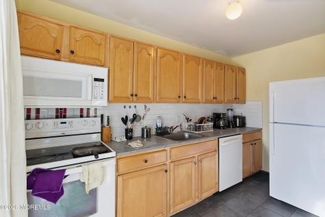 21 Potomac Court Barnegat NJ 08005