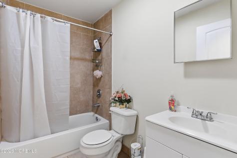 21 Potomac Court Barnegat NJ 08005