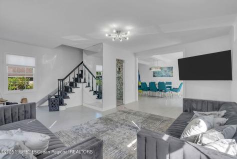 373 W Park Avenue Oakhurst NJ 07755