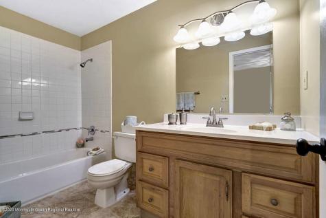 415 Middlewood Road Middletown NJ 07748