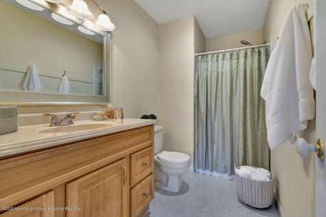 415 Middlewood Road Middletown NJ 07748