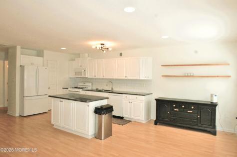 574 Beachway Avenue Keansburg NJ 07734