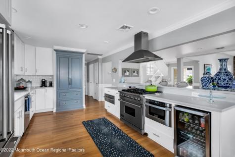 12 Captains Court Manasquan NJ 08736