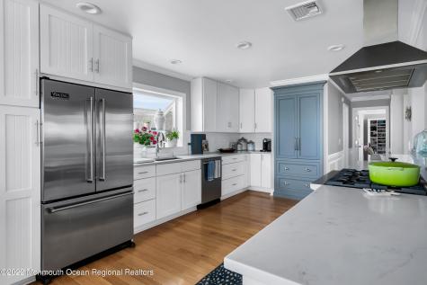12 Captains Court Manasquan NJ 08736