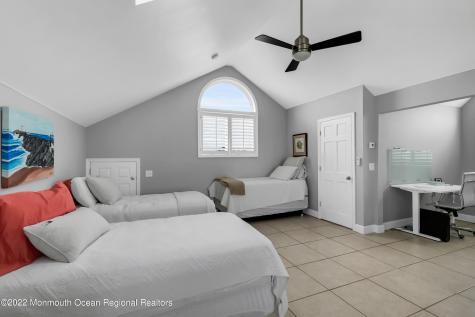 12 Captains Court Manasquan NJ 08736
