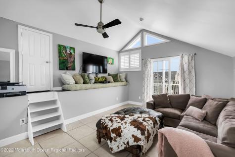 12 Captains Court Manasquan NJ 08736