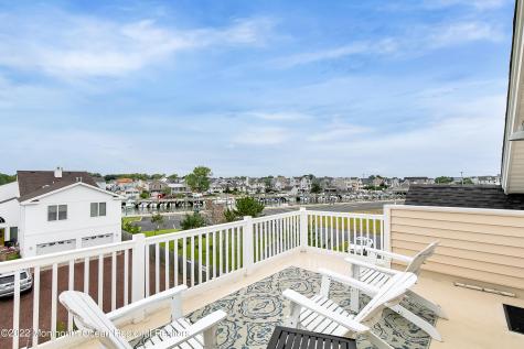 12 Captains Court Manasquan NJ 08736