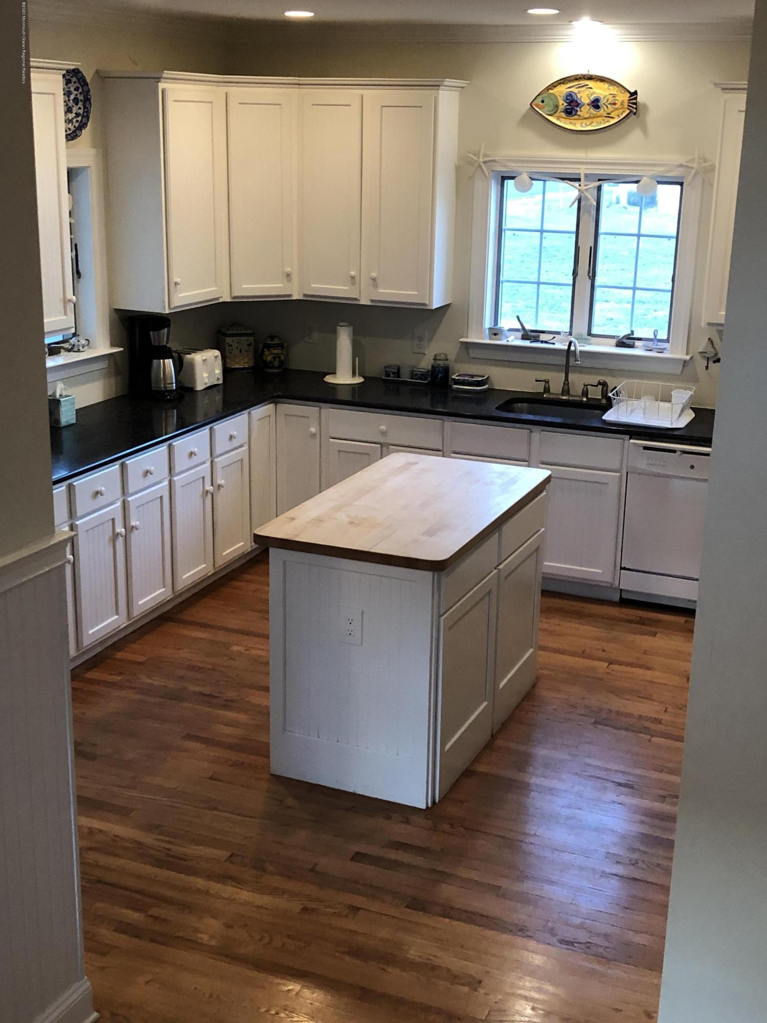 32 N Potter Avenue Manasquan NJ 08736
