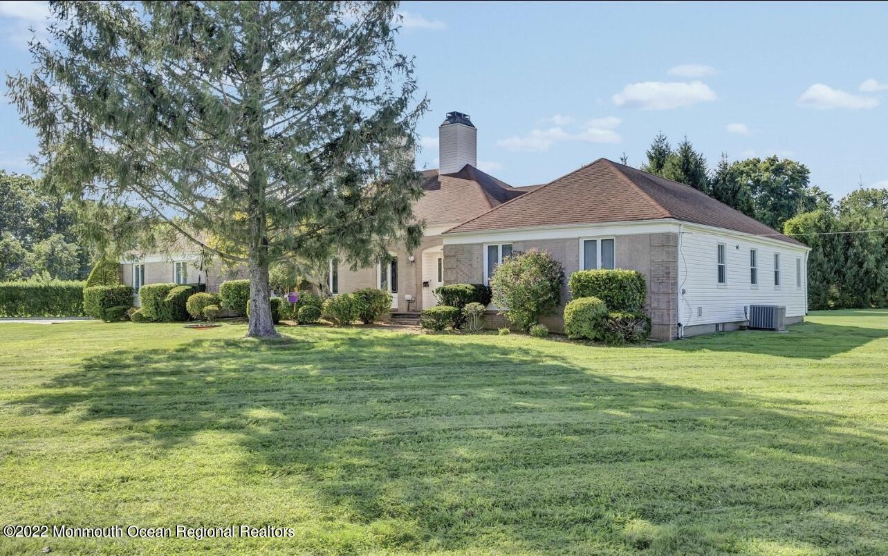 60 Larchwood Avenue Oakhurst NJ 07755