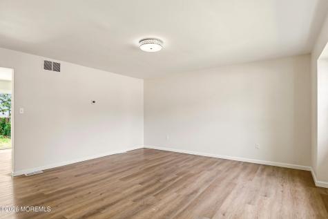 812 Oak Street Lakehurst NJ 08733