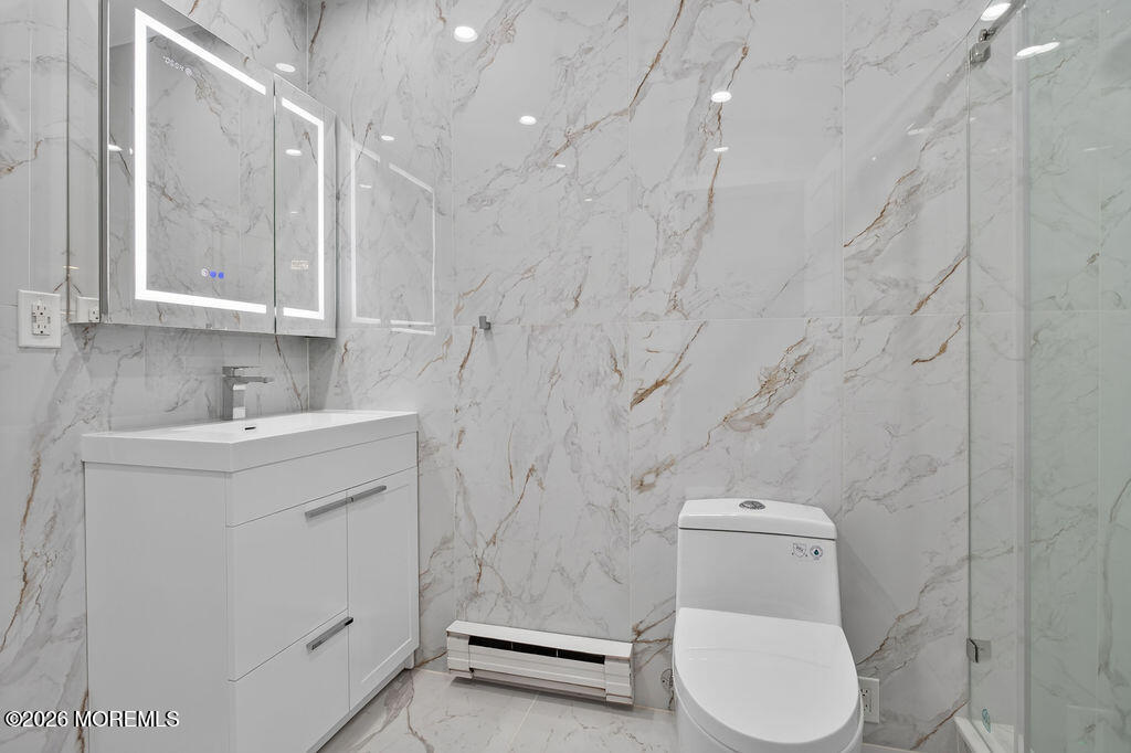 27 Meadow Green Circle Manalapan NJ 07726