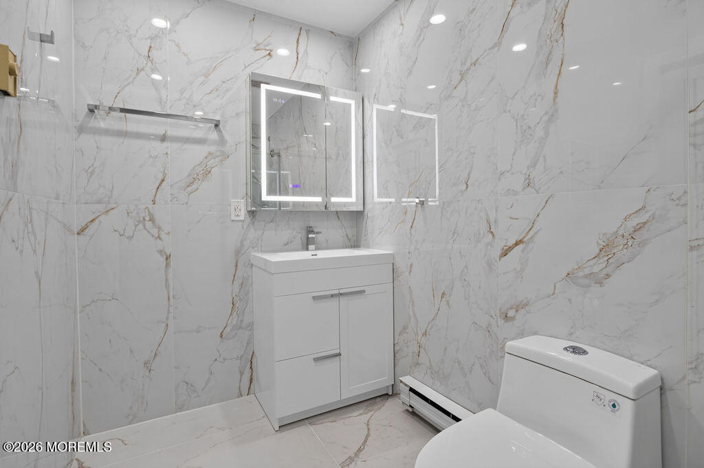 27 Meadow Green Circle Manalapan NJ 07726