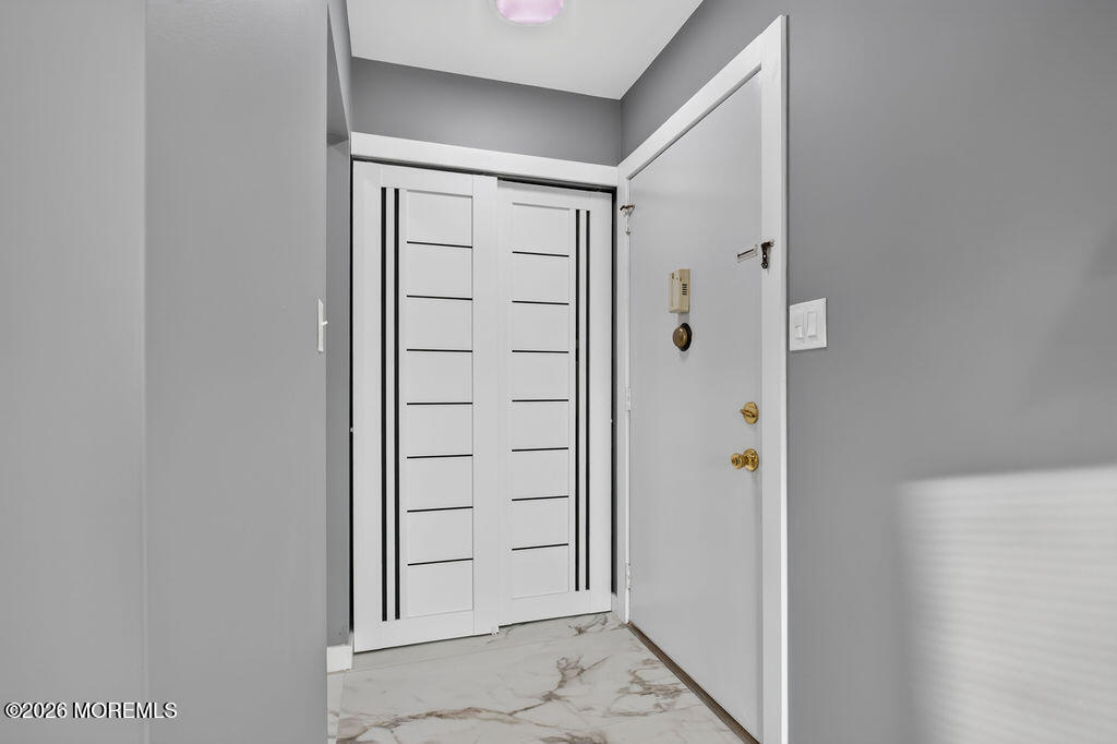 27 Meadow Green Circle Manalapan NJ 07726