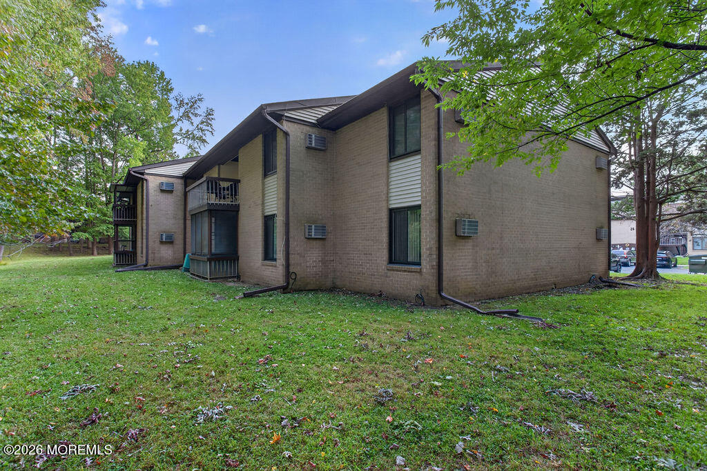 27 Meadow Green Circle Manalapan NJ 07726