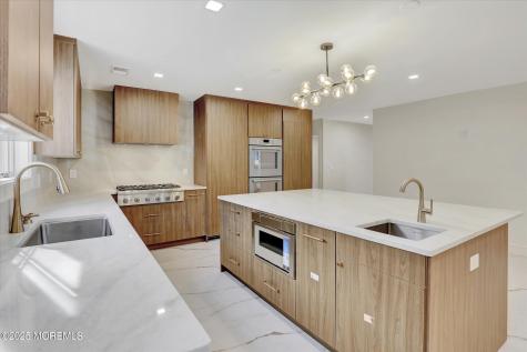 243 Woodcrest Road Oakhurst NJ 07755