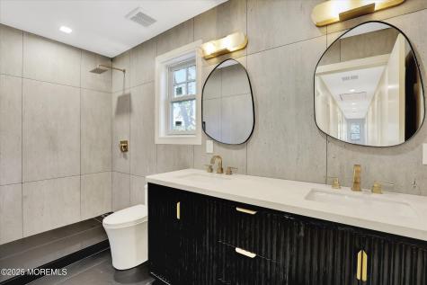 243 Woodcrest Road Oakhurst NJ 07755