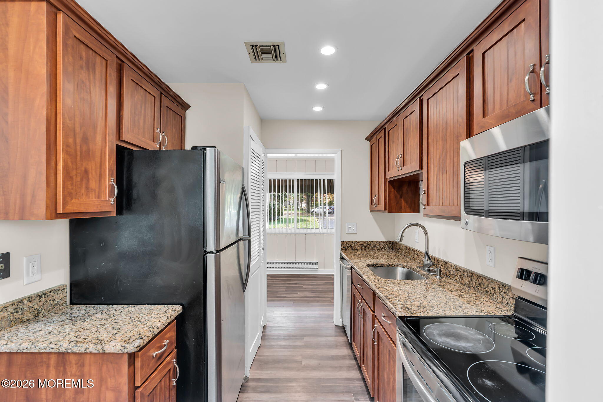 11 Auburn Court Red Bank NJ 07701