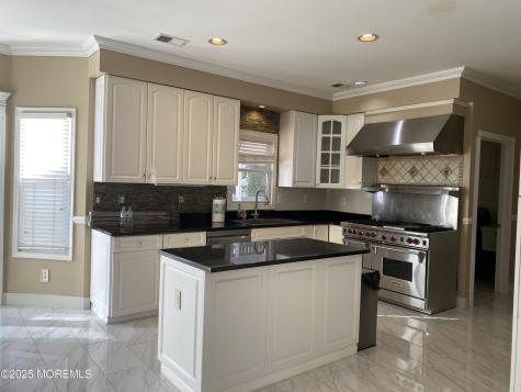 41 Church Road Howell NJ 07731