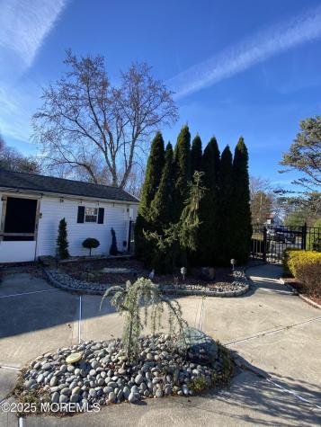 41 Church Road Howell NJ 07731