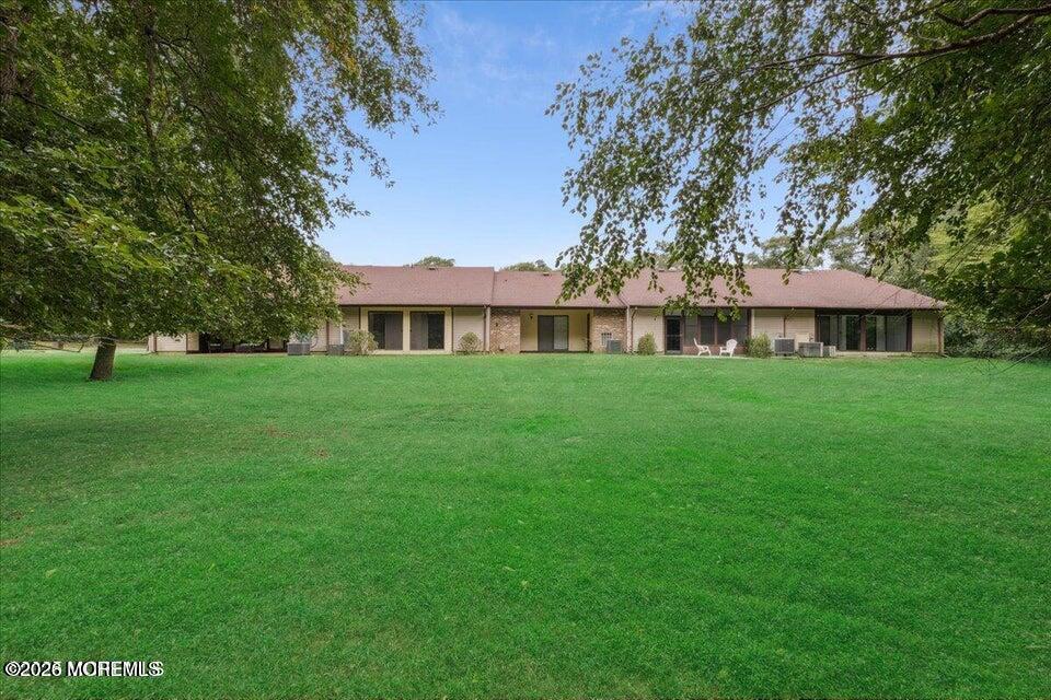 70 Overlook Way Manalapan NJ 07726