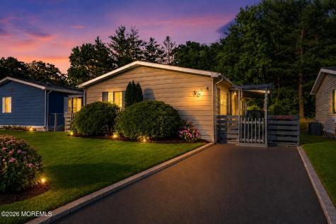 4 Fawn Run Manalapan NJ 07726