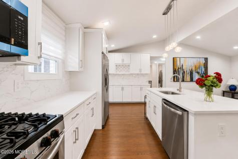 4 Fawn Run Manalapan NJ 07726