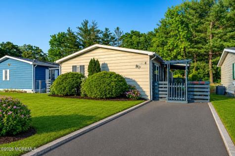4 Fawn Run Manalapan NJ 07726