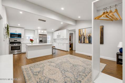 4 Fawn Run Manalapan NJ 07726
