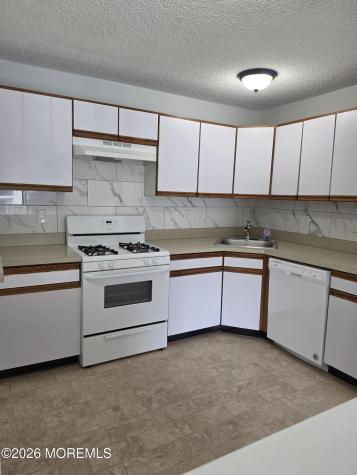 26 Colonial Court Galloway NJ 08205