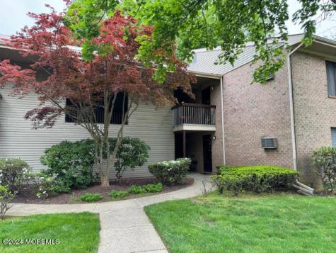 238 Medford Court Manalapan NJ 07726
