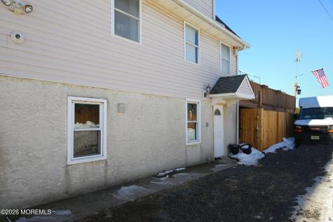 60 Matthews Street Highlands NJ 07732