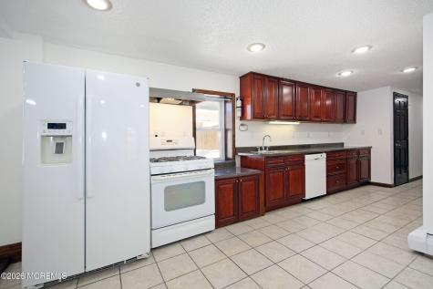 60 Matthews Street Highlands NJ 07732