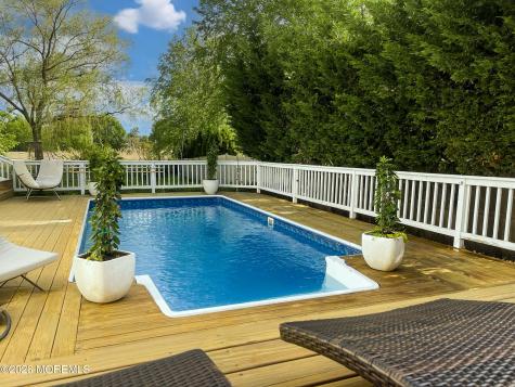 8 Jackson Court Monmouth Beach NJ 07750