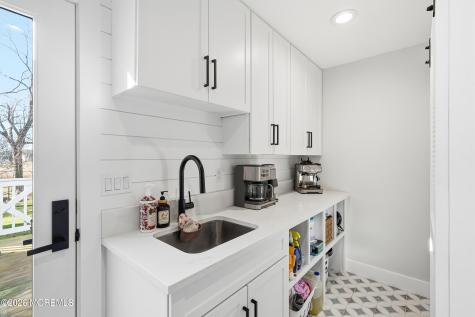 8 Jackson Court Monmouth Beach NJ 07750