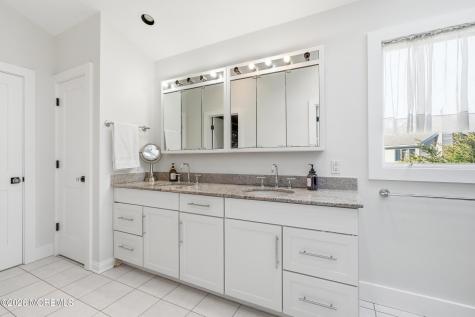 8 Jackson Court Monmouth Beach NJ 07750