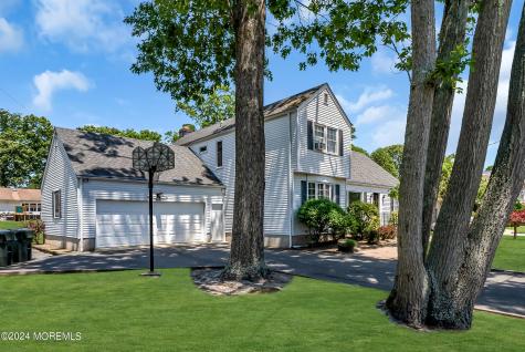295 Jerome Avenue Oakhurst NJ 07755
